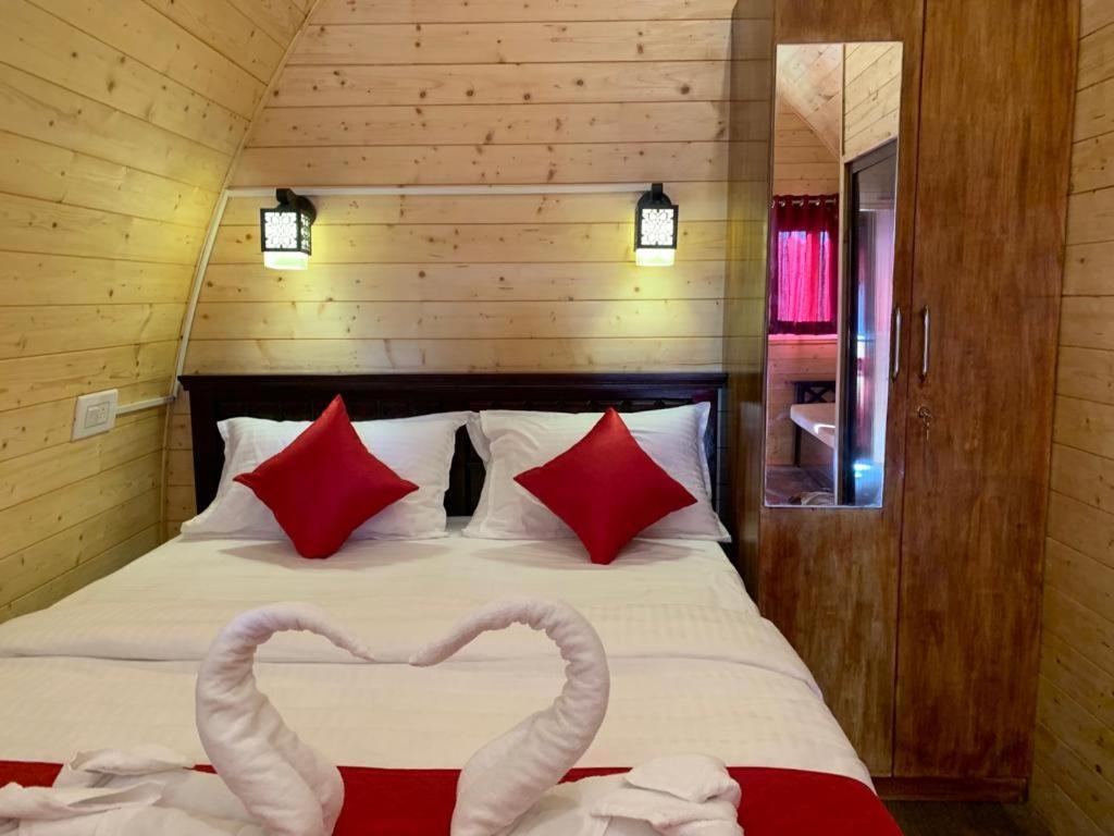 Cozy Capsules - Modern Hut Bed & Breakfast Kukkal Exterior photo